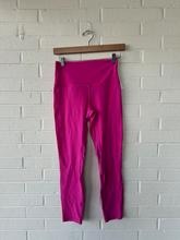 Load image into Gallery viewer, Lulu Lemon Athletic Pants Size Medium
