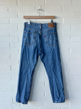 Load image into Gallery viewer, Levi Denim Size 7/8 (29)
