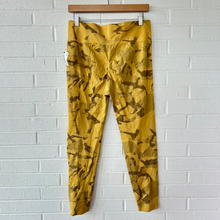 Load image into Gallery viewer, Gym Shark Athletic Pants Size Large
