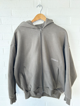 Load image into Gallery viewer, Lulu Lemon Sweatshirt Size Medium
