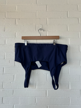 Load image into Gallery viewer, Sports Bra 6X Large
