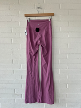 Load image into Gallery viewer, Lululemon Athletic Pants Size 3/4 (27)
