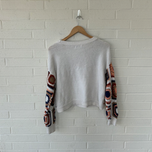 Load image into Gallery viewer, American Eagle Sweater Size Medium

