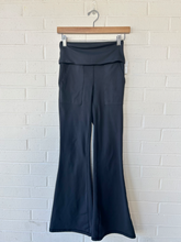 Load image into Gallery viewer, Offline Athletic Pants Size Small
