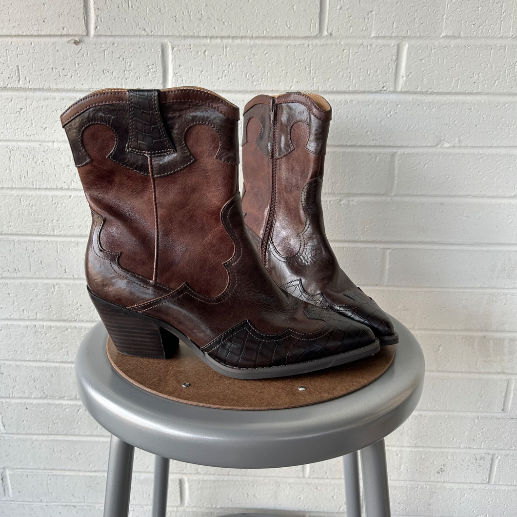 Crown Vintage Boots Womens 6.5
