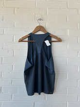 Load image into Gallery viewer, Gym Shark Athletic Top Size Small
