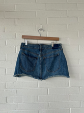 Load image into Gallery viewer, Abercrombie &amp; Fitch Short Skirt Size Extra Large
