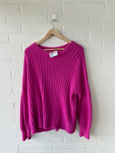 Load image into Gallery viewer, Aerie Sweater Size Small
