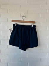 Load image into Gallery viewer, Lululemon Athletic Shorts Size 5/6
