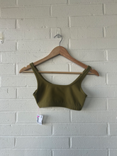 Load image into Gallery viewer, Tna Sports Bra Size Extra Small
