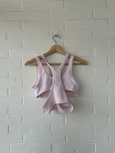 Load image into Gallery viewer, Alo Athletic Top Size Small
