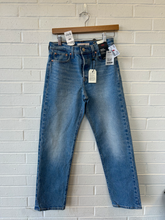 Load image into Gallery viewer, Levi Denim Size 2 (26)
