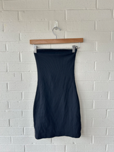 Load image into Gallery viewer, Aritzia Dress Size Extra Small
