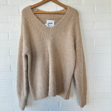 Load image into Gallery viewer, Aerie Sweater Size Small
