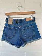 Load image into Gallery viewer, Pac Sun Shorts Size 0
