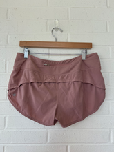 Load image into Gallery viewer, Lulu Lemon Athletic Shorts Size 7/8

