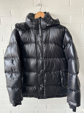 Load image into Gallery viewer, Aritzia Heavy Outerwear Size Small
