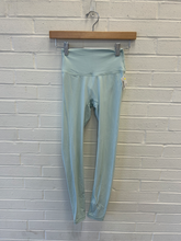 Load image into Gallery viewer, Athletic Pants Size Small
