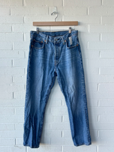 Load image into Gallery viewer, Levi Denim Size 7/8 (29)
