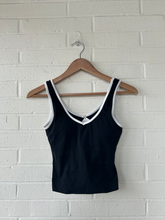 Load image into Gallery viewer, Sports Bra Size Small
