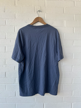 Load image into Gallery viewer, Abercrombie &amp; Fitch T-shirt Size Large
