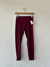 Load image into Gallery viewer, Athletic Pants Size Large
