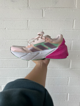 Load image into Gallery viewer, Adidas Womens Athletic Shoes Womens 8
