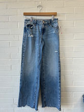 Load image into Gallery viewer, Pac Sun Denim Size 0 (24)
