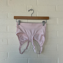 Load image into Gallery viewer, New Balance Sports Bra Size Medium

