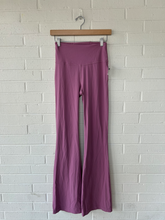 Load image into Gallery viewer, Lululemon Athletic Pants Size 3/4 (27)
