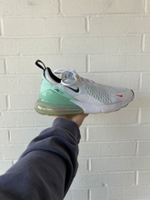 Load image into Gallery viewer, Nike Womens Athletic Shoes Womens 8.5
