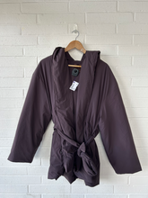 Load image into Gallery viewer, Skims Heavy Outerwear Size Extra Small
