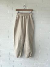 Load image into Gallery viewer, Comfrt Pants Size Small
