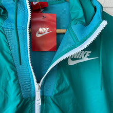 Load image into Gallery viewer, Nike Outerwear Size Extra Small
