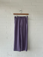 Load image into Gallery viewer, Lululemon Athletic Pants Size Small
