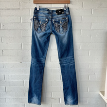 Load image into Gallery viewer, Miss Me Denim Size 1 (25)
