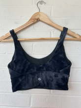 Load image into Gallery viewer, Lulu Lemon Sports Bra Size Small
