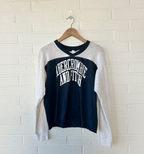 Load image into Gallery viewer, Abercrombie &amp; Fitch Long Sleeve Top Size Small
