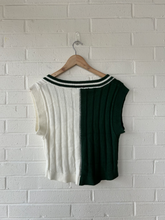 Load image into Gallery viewer, Sweater Size Small
