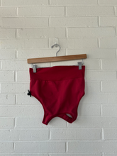 Load image into Gallery viewer, Free People Athletic Top Size Medium
