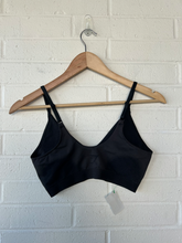 Load image into Gallery viewer, Gym Shark Sports Bra Size Small
