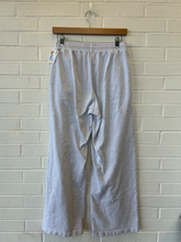 Load image into Gallery viewer, Brandy Melville Pants Size Small
