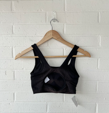 Load image into Gallery viewer, Gym Shark Sports Bra Size Small
