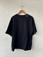 Load image into Gallery viewer, Lululemon T-Shirt Size Medium
