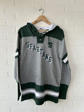 Load image into Gallery viewer, Champion Sweatshirt Size Small
