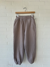 Load image into Gallery viewer, Comfrt Pants Size Medium

