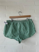 Load image into Gallery viewer, Anthropologie Shorts Size Large

