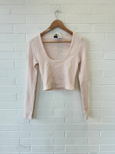 Load image into Gallery viewer, White Fox Long Sleeve Top Size Small
