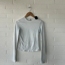 Load image into Gallery viewer, Skims Athletic Top Size Small
