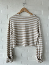 Load image into Gallery viewer, Missguided Sweater Size Small

